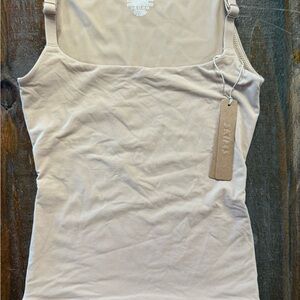 New Women's SKIMS Clay Fits Everybody Back Smoothing Cami  NWT